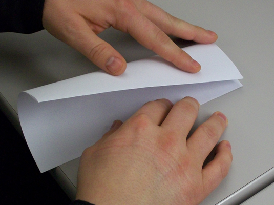 Comment faire un flocon de neige en papier à cinq pointes