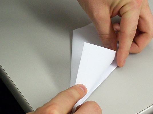 Comment faire un flocon de neige en papier à cinq pointes