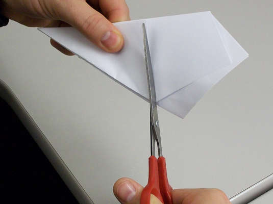 Comment faire un flocon de neige en papier à cinq pointes
