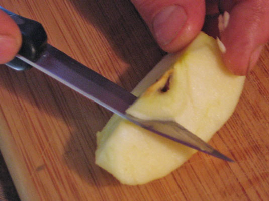 Éplucher et épépiner une pomme