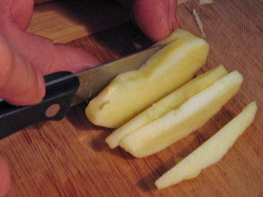 Éplucher et épépiner une pomme