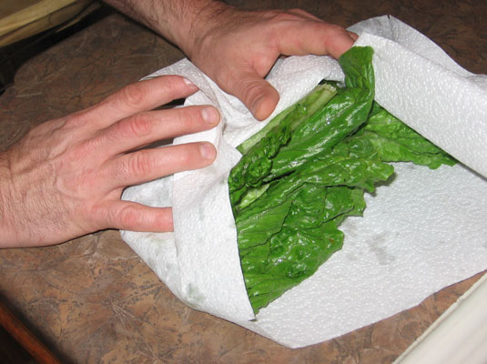 Comment laver et conserver les légumes verts frais