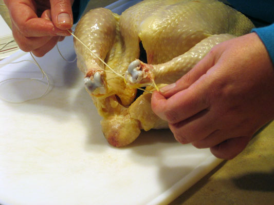 Attacher un poulet