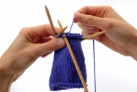 Comment tricoter en rond avec des aiguilles doubles pointes