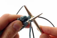 Comment tricoter en rond avec la boucle magique