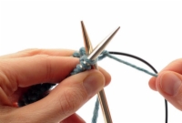 Comment tricoter en rond avec la boucle magique