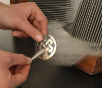Comment préparer des fibres avec un peigne anglais
