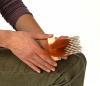 Comment préparer la fibre avec un mini-peigne