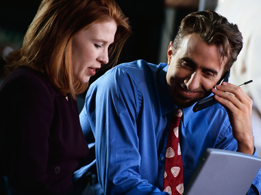 Décider qui planifiera votre voyage écologique