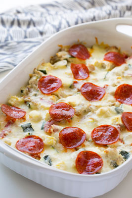 Recette de repas Keto One-Pot: Casserole de pizza au poulet