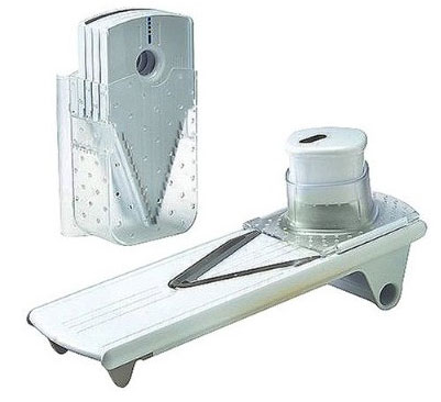 Comment utiliser une mandoline pour trancher des légumes