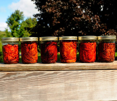 Comment faire tremper des écheveaux de fil au soleil