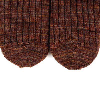 Comment tricoter des chaussettes au point mousse