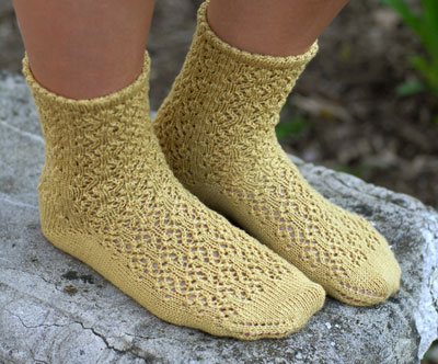 Comment tricoter des chaussettes en dentelle florale