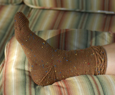 Comment tricoter des chaussettes à revers torsadés