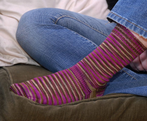 Suivez le modèle de chaussette de base de haut en bas