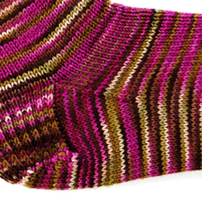 Suivez le modèle de chaussette de base de haut en bas