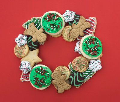 Faites une pièce maîtresse de couronne de biscuits pour votre fête de Noël