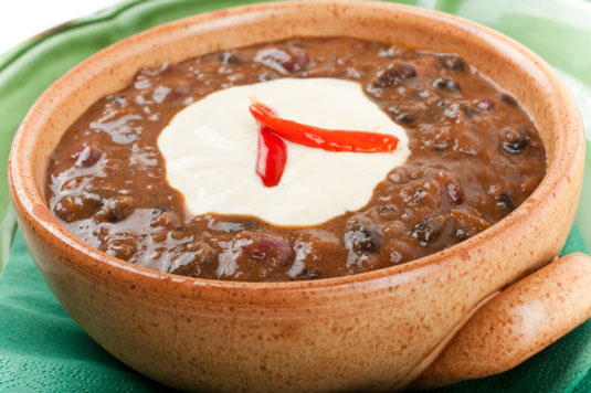 Recette de volaille mexicaine : chili à la dinde et aux haricots noirs chipotle