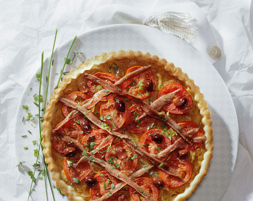 Tarte aux tomates, olives et anchois (Pissaladière)