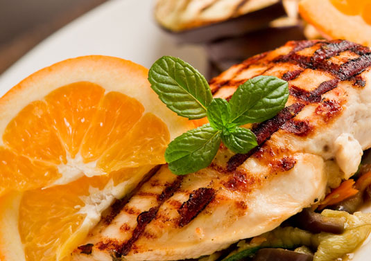 Recette de volaille mexicaine : poulet aux agrumes avec salsa à l'orange et à la coriandre