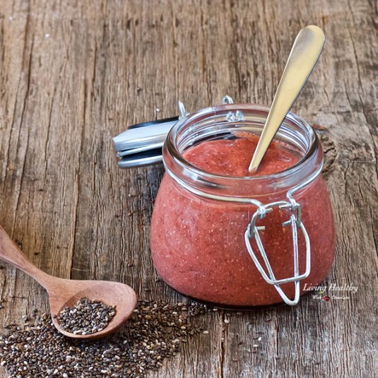 Recette de Confiture Paléo Fraise-Mangue Graines de Chia (Sans Sucre)
