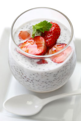 Puddings et yaourts sains pour le petit-déjeuner au chia