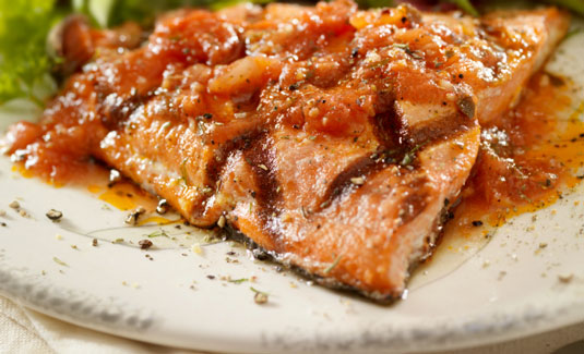 Saumon à la sauce tomate fraîche (Salmone con Pomodoro Fresco)