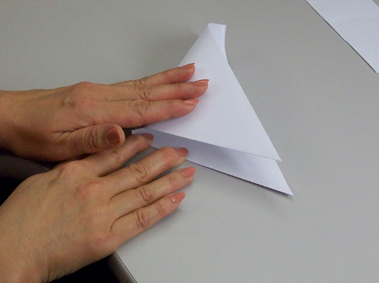Comment faire un flocon de neige en papier à huit pointes