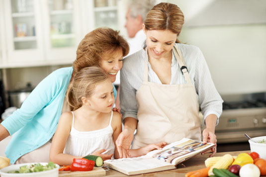 10 stratégies pour enseigner aux enfants de saines habitudes alimentaires